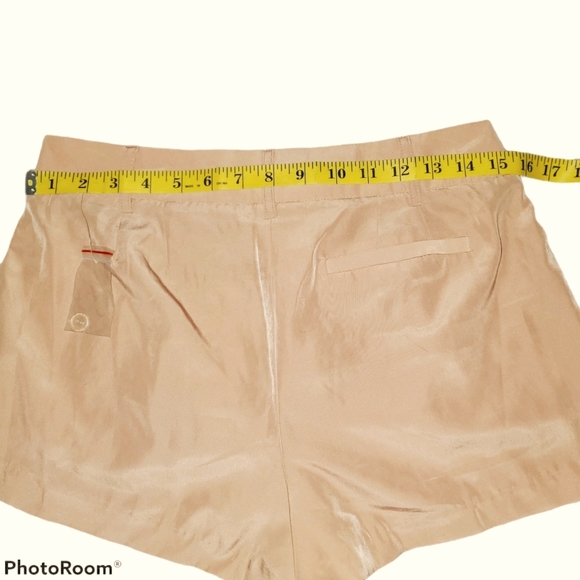 Forever 21 Light Weight Pleated Dress Shorts with Pockets 411 - Picture 2 of 5